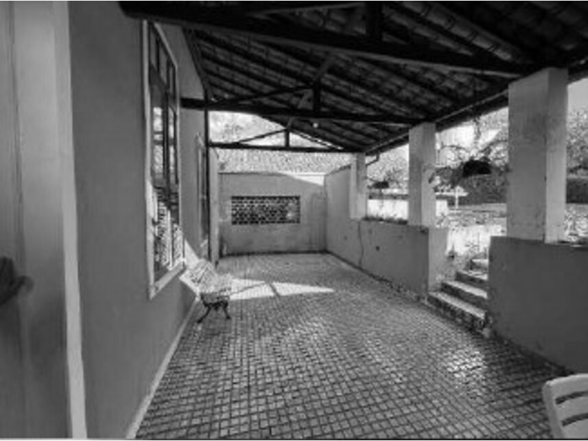 Casa à venda em leilão, localizado em Carangola - MG