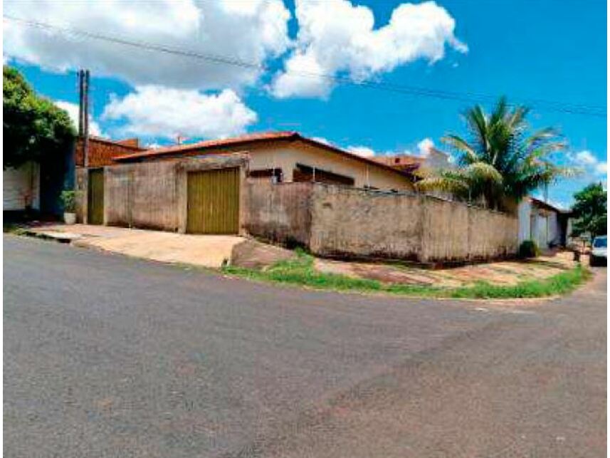 Casa à venda em leilão, localizado em Orlândia - SP