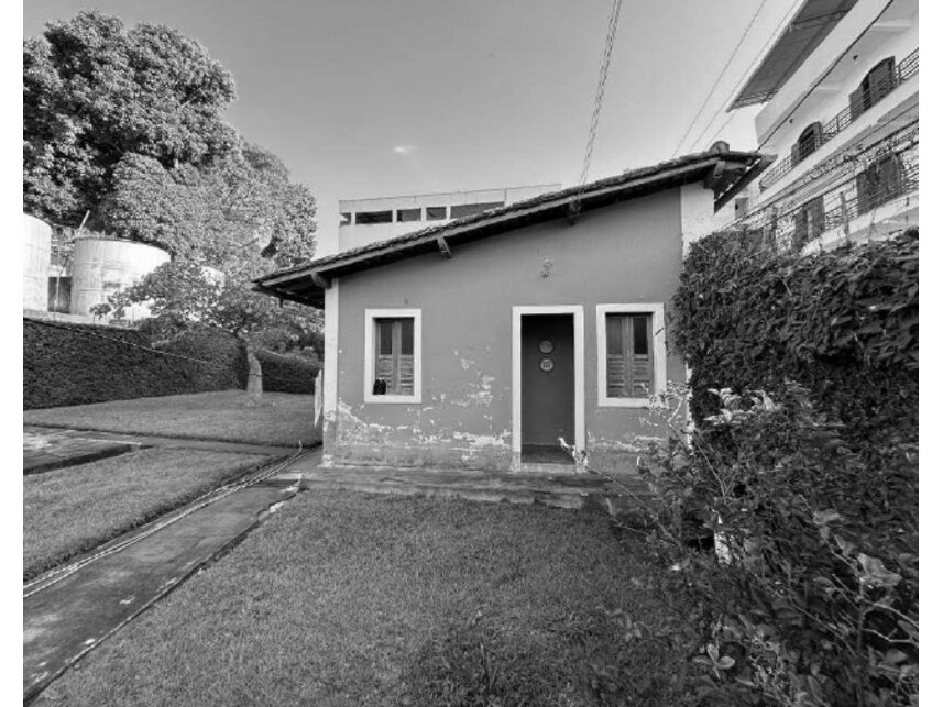 Casa à venda em leilão, localizado em Carangola - MG