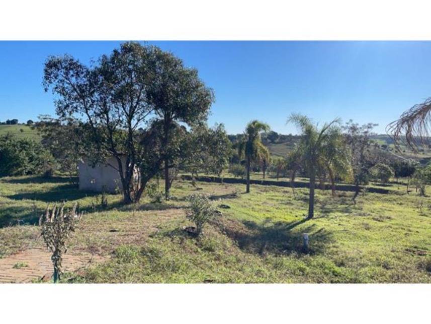 Terreno à venda em leilão, localizado em Pérola - PR