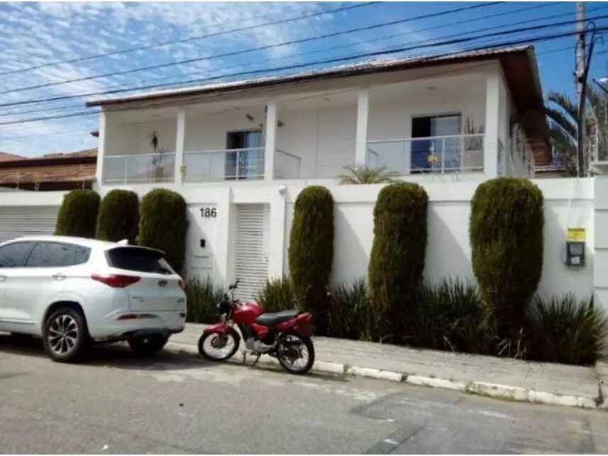Leilão de Casa - Parque Turf Club - Campos dos Goytacazes/RJ