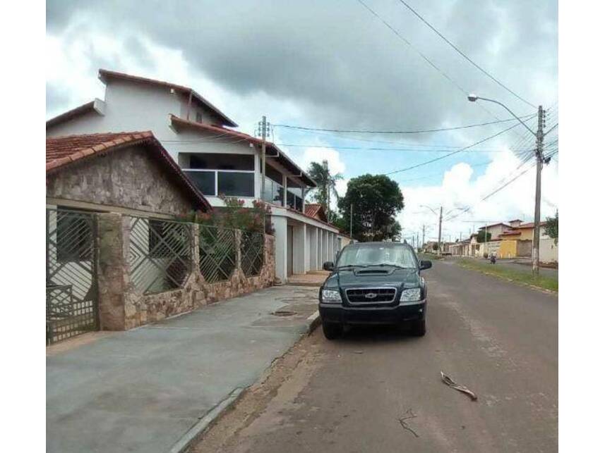 Casa no Setor Cristo Redentor (foto 2 de 15)