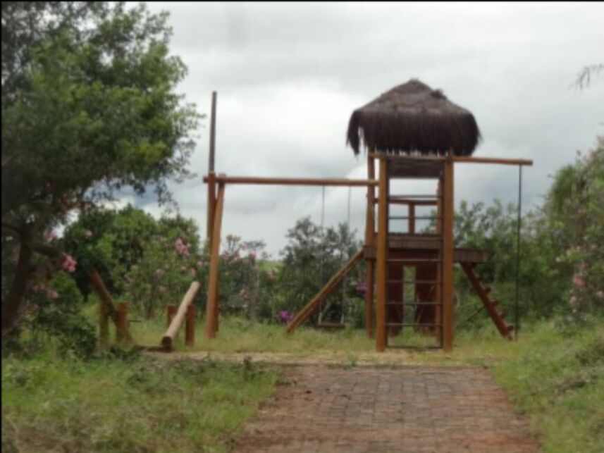 Terreno à venda em leilão, localizado em Pérola - PR