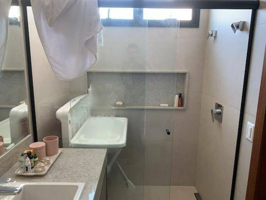 Casa à venda em leilão, localizado em Campo Grande - MS