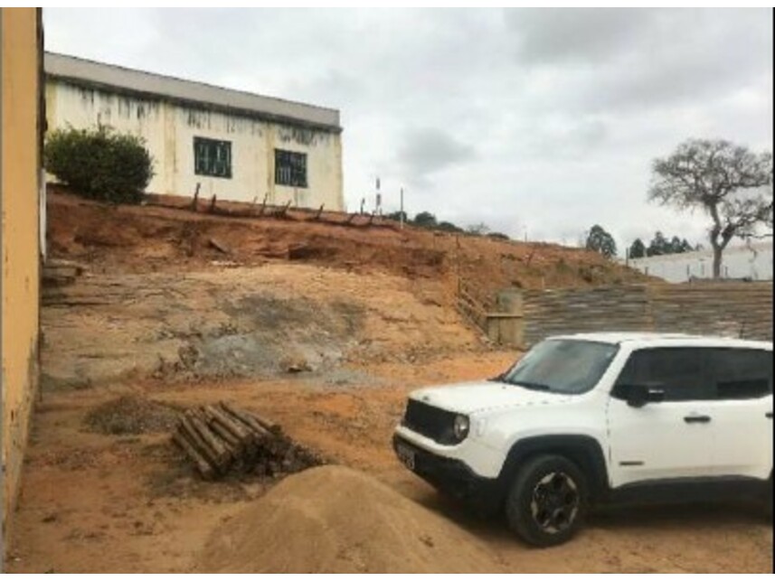 Terreno à venda em leilão, localizado em Muriaé - MG