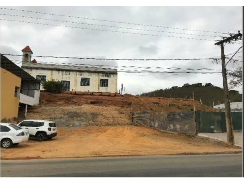 Terreno à venda em leilão, localizado em Muriaé - MG