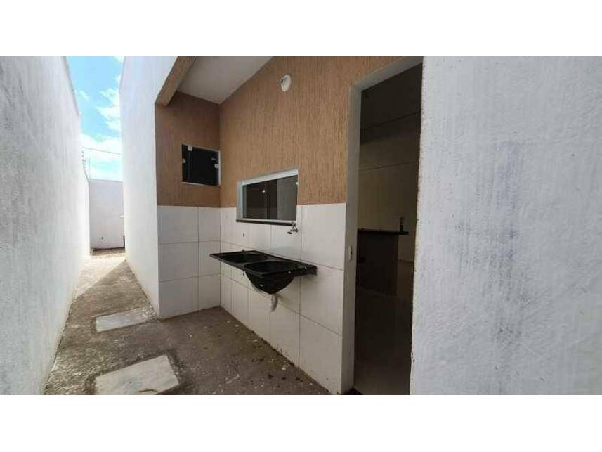 Casa à venda em leilão, localizado em Missão Velha - CE
