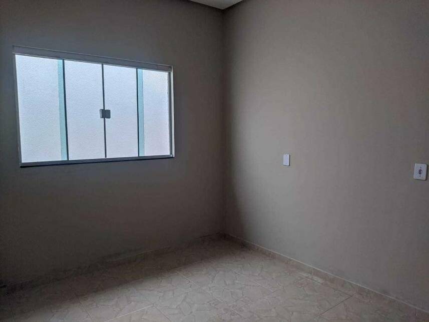 Casa à venda em leilão, localizado em Trindade - GO