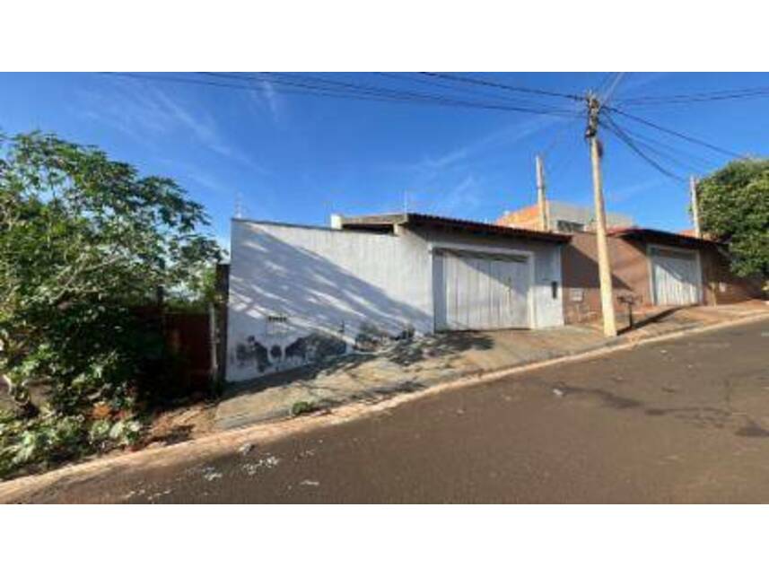 Casa à venda em leilão, localizado em Jardinópolis - SP