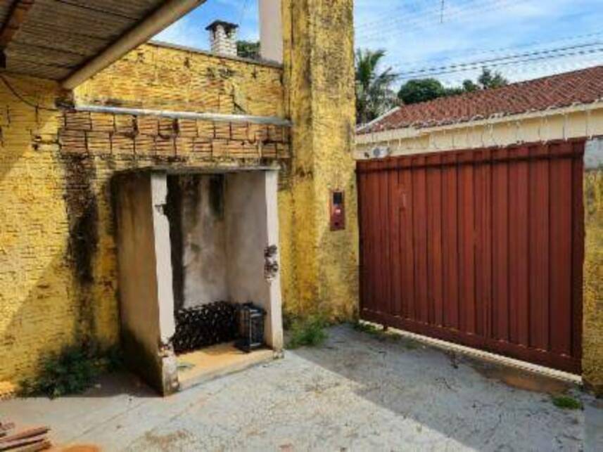 Casa à venda em leilão, localizado em Tupã - SP