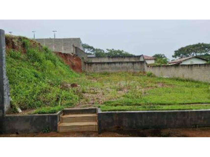 Casa à venda em leilão, localizado em Cachoeira Paulista - SP