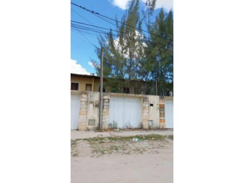 Apartamento à venda em leilão, localizado em Horizonte - CE