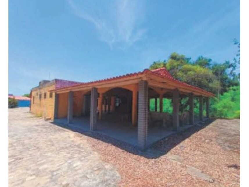 Residencial / Comercial à venda em leilão, localizado em Juazeiro - BA