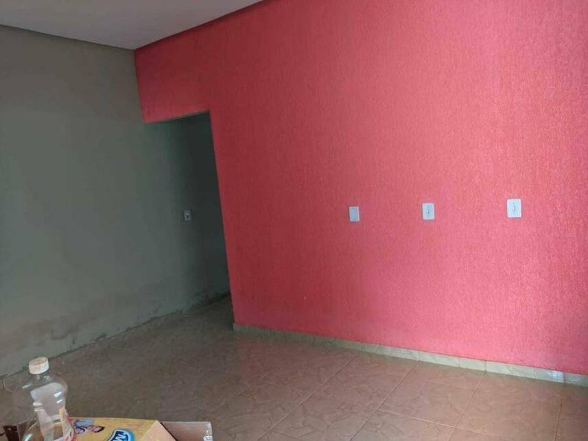 Casa à venda em leilão, localizado em Trindade - GO