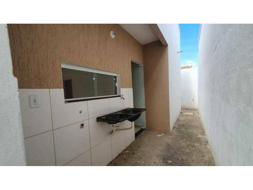 Casa à venda em leilão, localizado em Missão Velha - CE