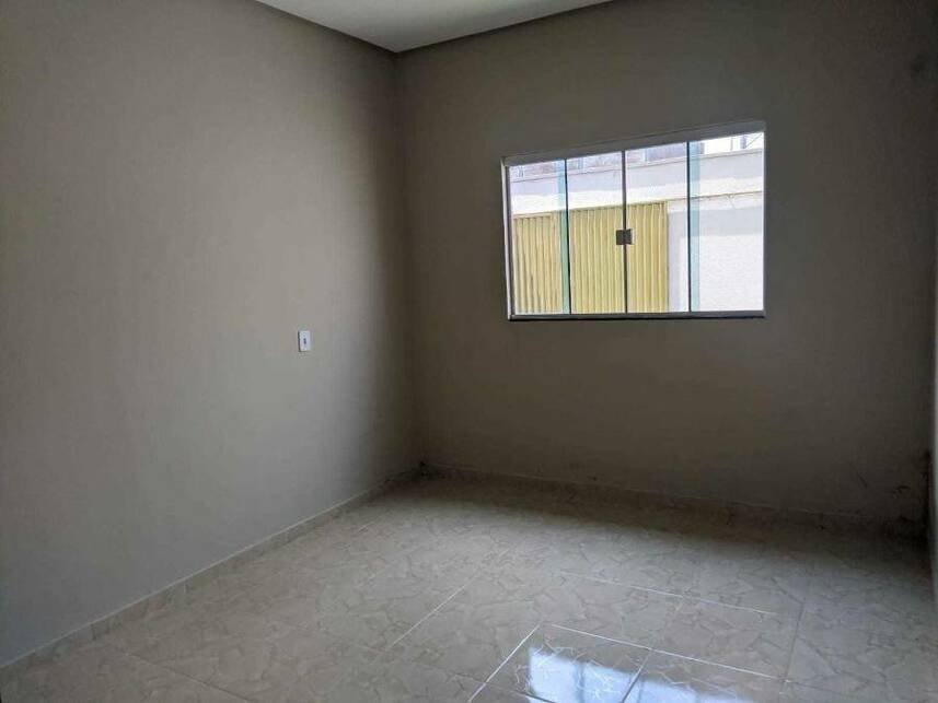 Casa à venda em leilão, localizado em Trindade - GO