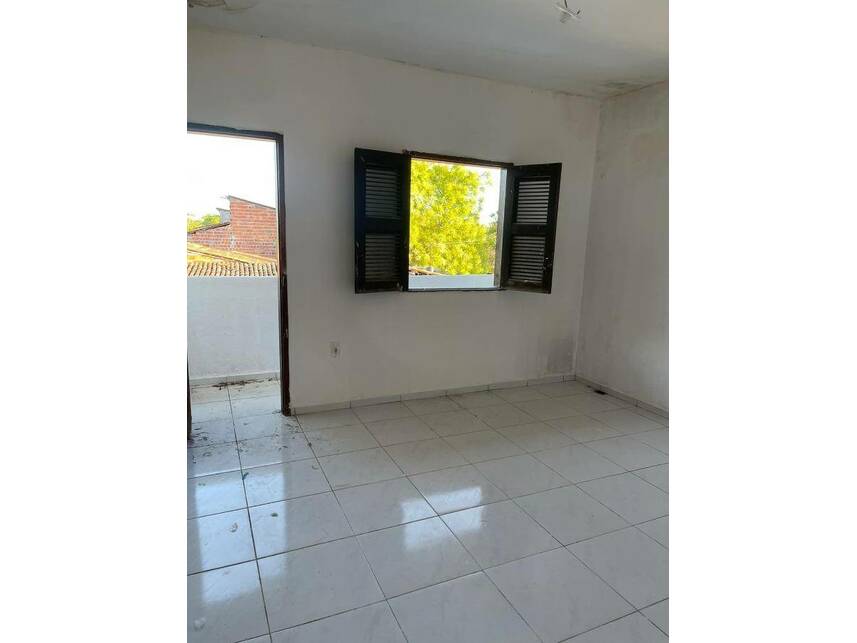 Apartamento à venda em leilão, localizado em Horizonte - CE