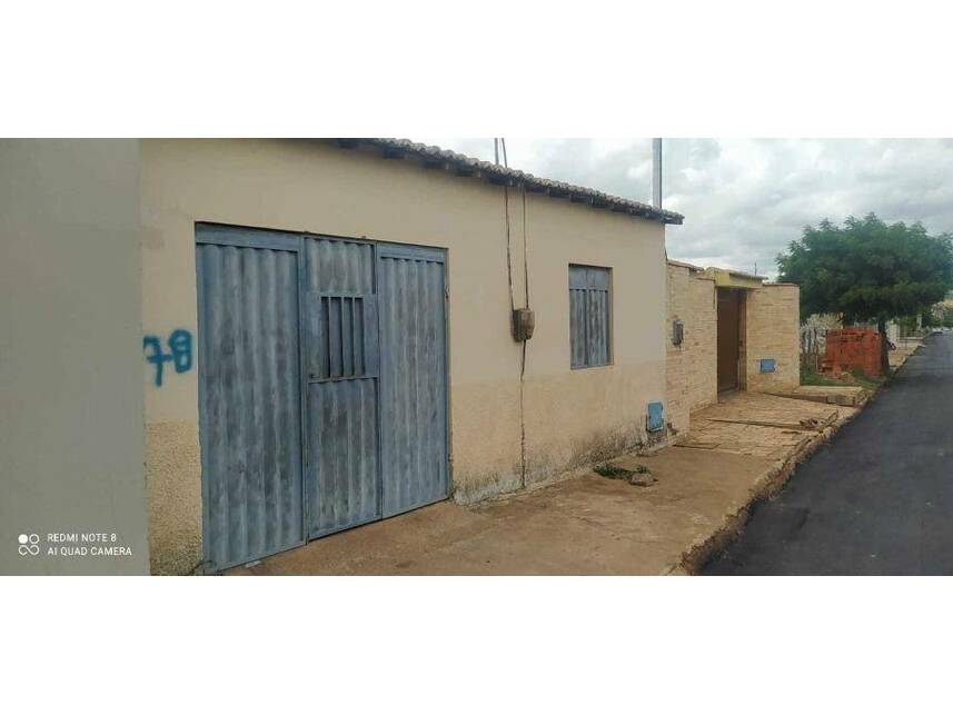 Casa à venda em leilão, localizado em Araripe - CE