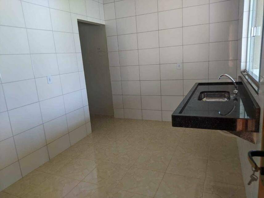 Casa à venda em leilão, localizado em Trindade - GO