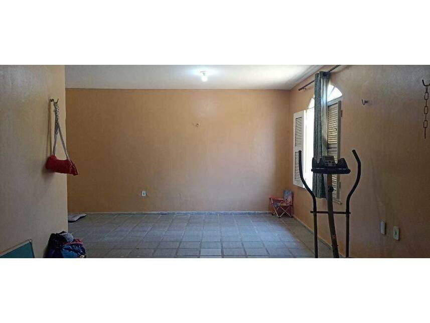 Casa à venda em leilão, localizado em Aracati - CE