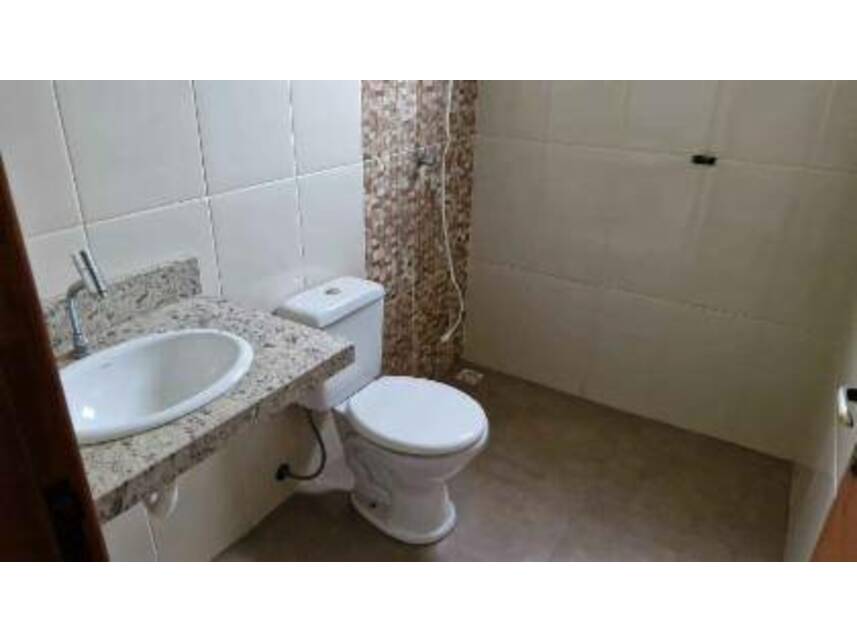 Casa à venda em leilão, localizado em Cachoeira Paulista - SP