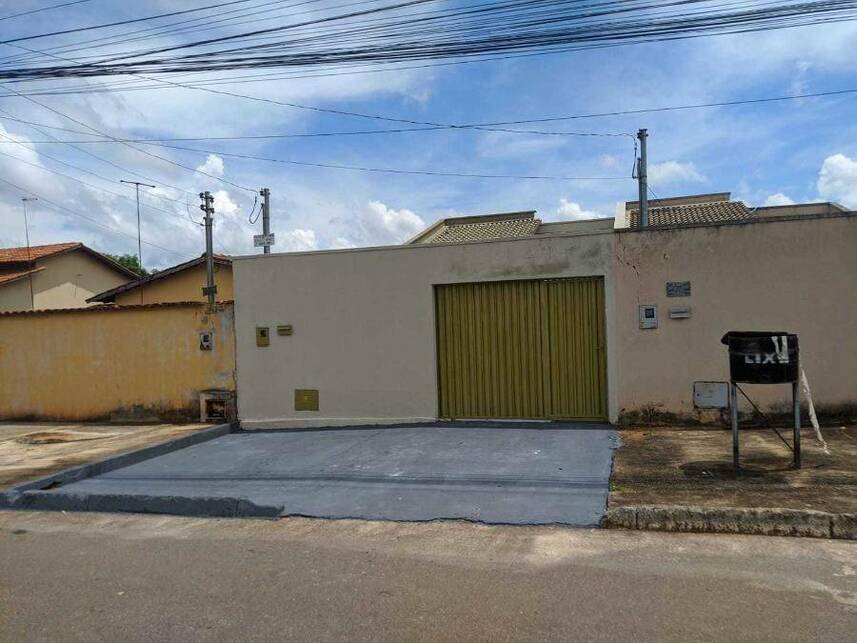 Casa à venda em leilão, localizado em Trindade - GO