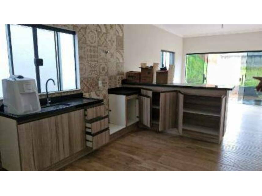 Casa à venda em leilão, localizado em Cachoeira Paulista - SP