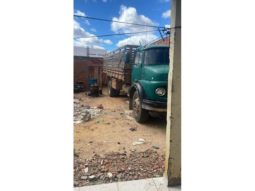 Casa à venda em leilão, localizado em Petrolina - PE