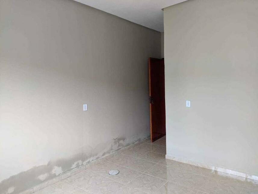 Casa à venda em leilão, localizado em Trindade - GO