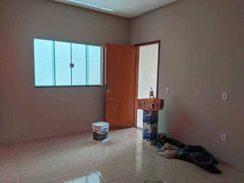 Casa à venda em leilão, localizado em Trindade - GO