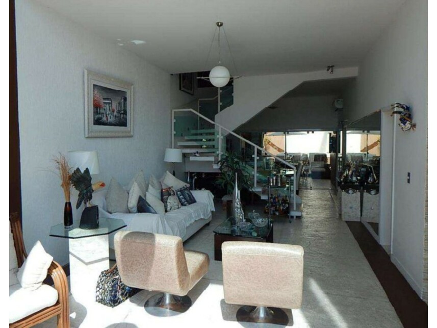 Casa à venda em leilão, localizado em Mogi Das Cruzes - SP