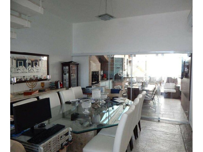 Casa à venda em leilão, localizado em Mogi Das Cruzes - SP