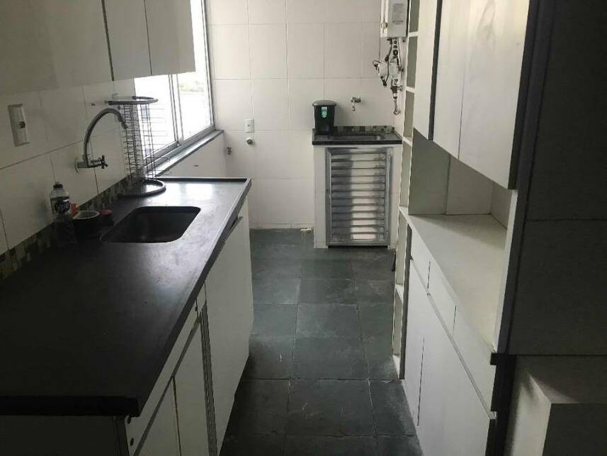 Apartamento à venda em leilão, localizado em Rio De Janeiro - RJ