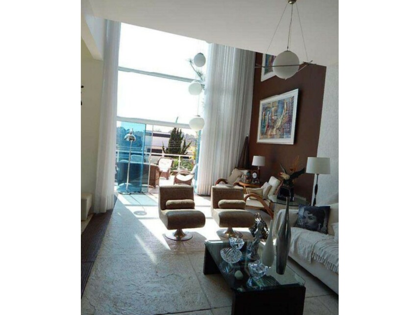 Casa à venda em leilão, localizado em Mogi Das Cruzes - SP