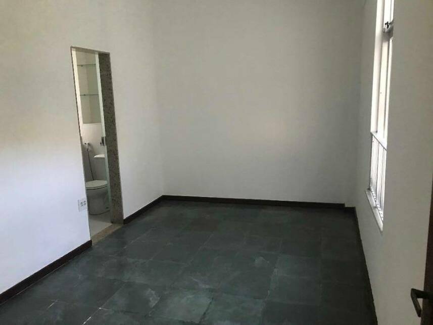 Apartamento à venda em leilão, localizado em Rio De Janeiro - RJ