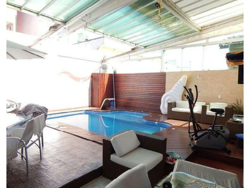 Casa à venda em leilão, localizado em Mogi Das Cruzes - SP