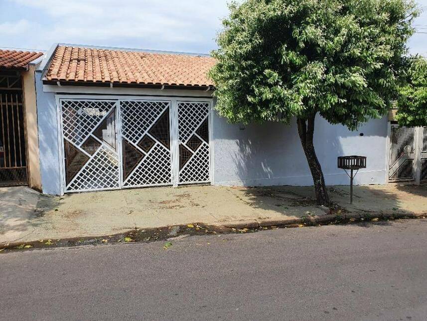 Casa à venda em leilão, localizado em Marília - SP