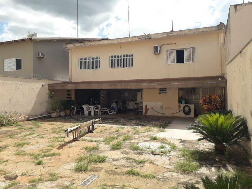 Casa à venda em leilão, localizado em Fernandópolis - SP