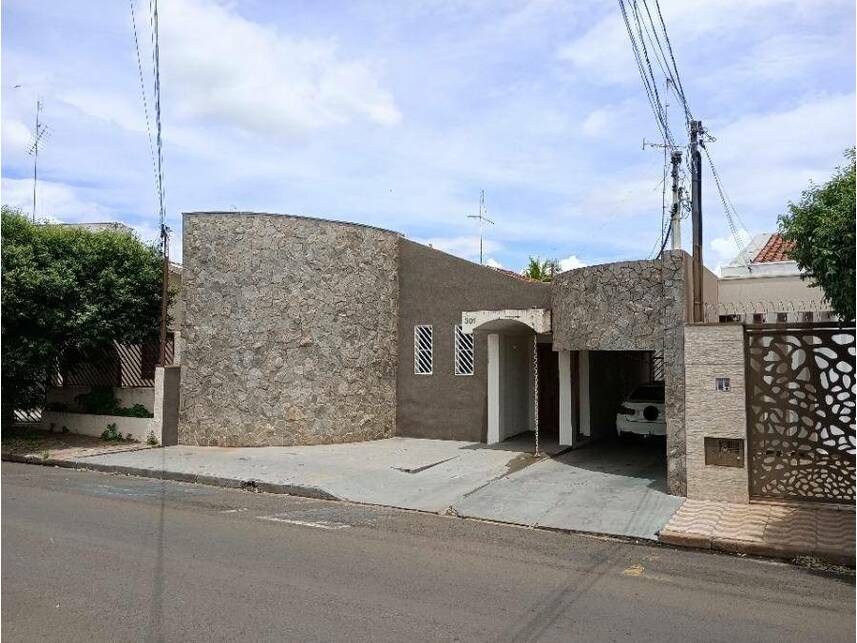 Casa à venda em leilão, localizado em Fernandópolis - SP