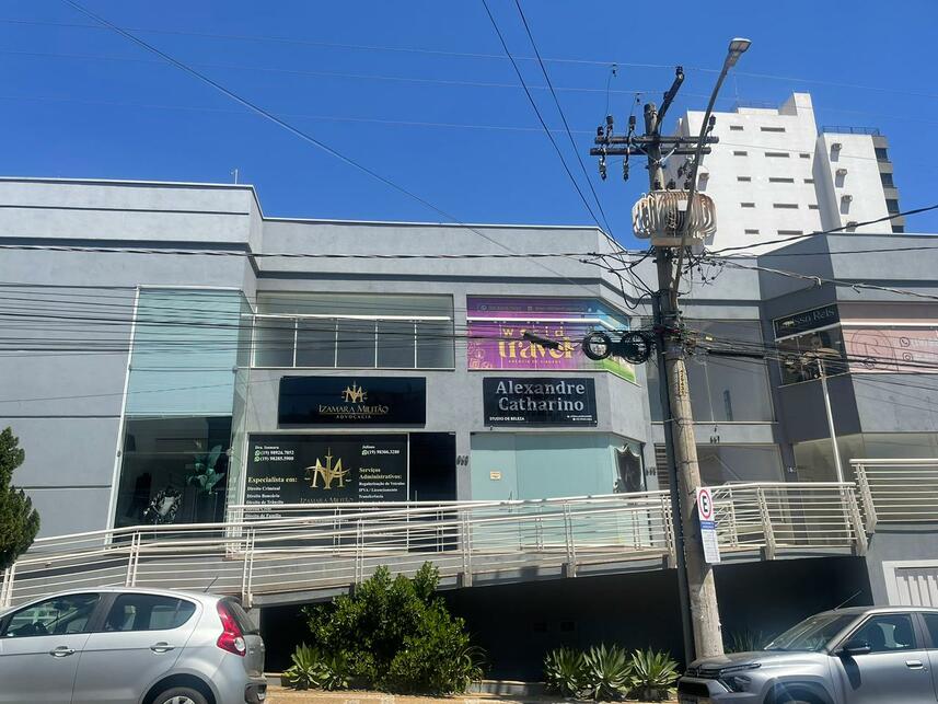 Prédio Comercial à venda em leilão