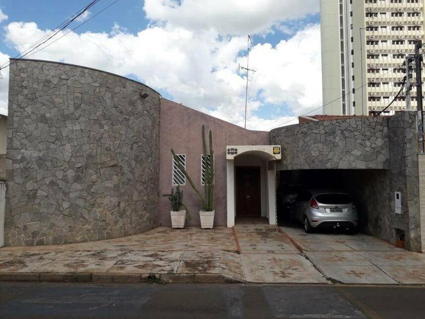 Casa à venda em leilão, localizado em Fernandópolis - SP