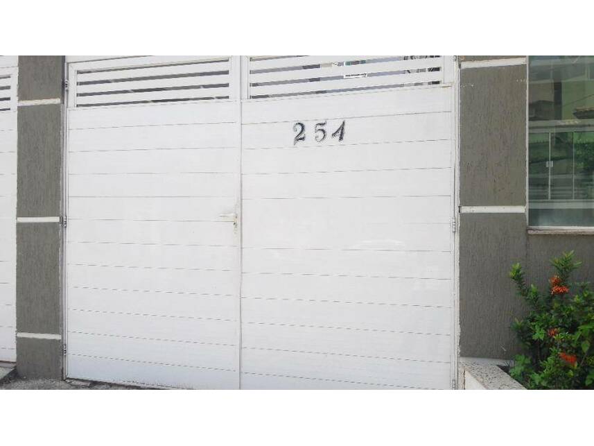 Casa à venda em leilão, localizado em São João De Meriti - RJ