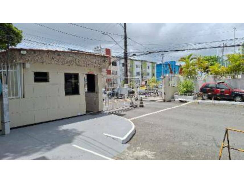 Apartamento à venda em leilão, localizado em Salvador - BA