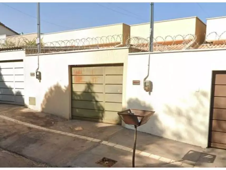 Casa à venda em leilão - leilão extrajudicial - Goiânia GO - lance mínimo R$ 225.153