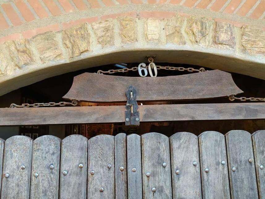 Casa à venda em leilão, localizado em São Vicente De Minas - MG