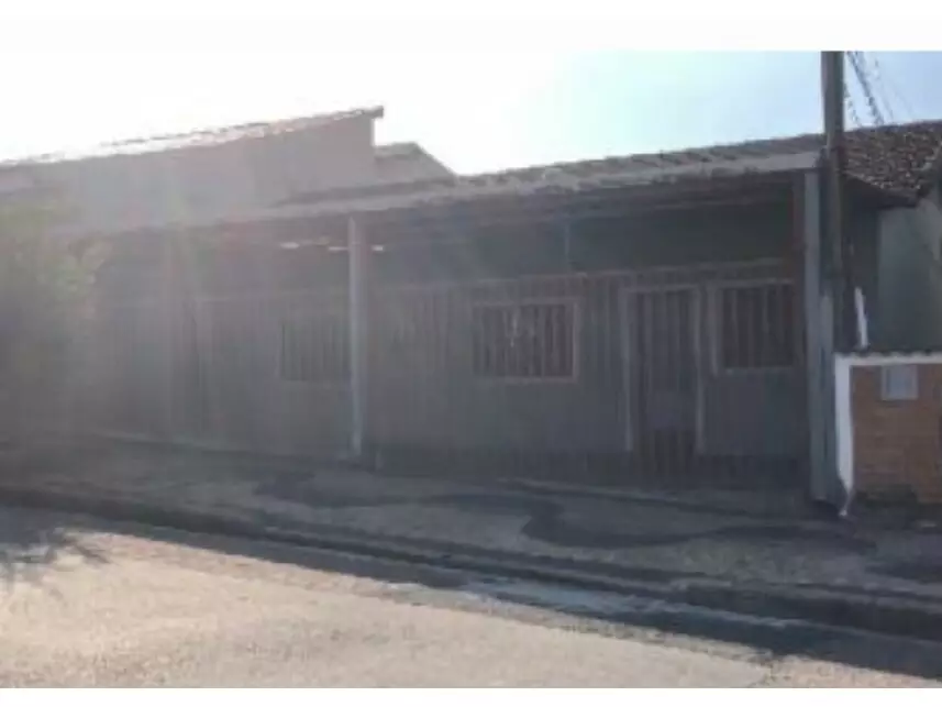 Casa à venda em leilão - leilão extrajudicial - Valinhos SP - lance mínimo R$ 285.000