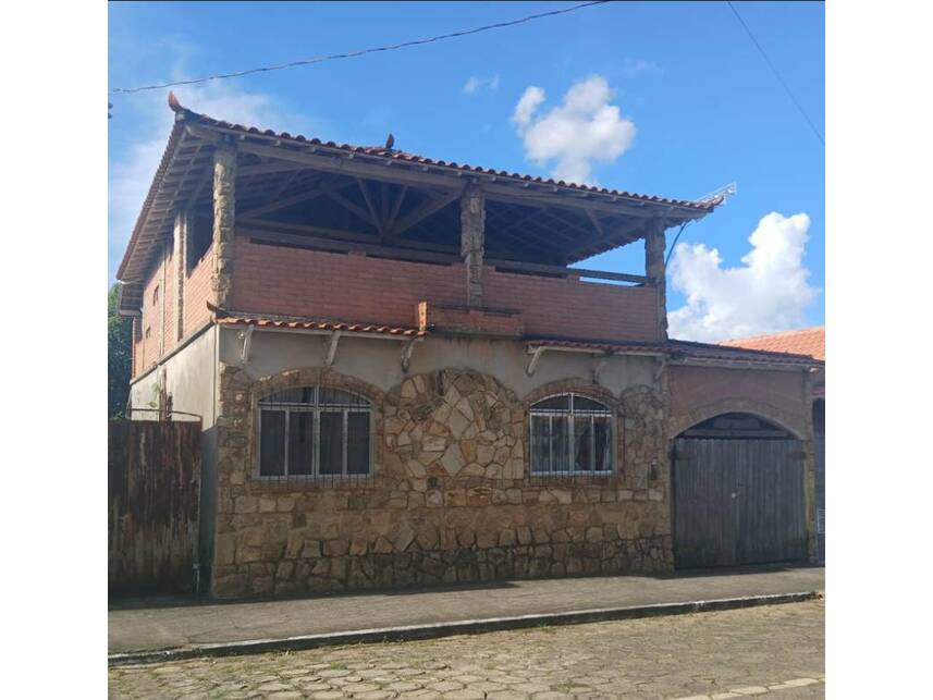 Casa à venda em leilão, localizado em São Vicente De Minas - MG