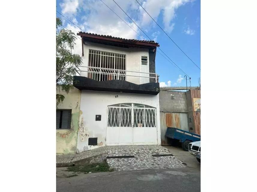 Casa à venda em leilão - leilão extrajudicial - Iguatu CE - lance mínimo R$ 68.460