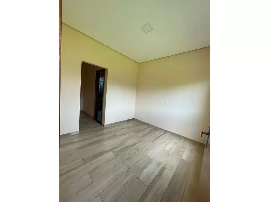 Casa à venda em leilão - leilão extrajudicial - Vilhena RO - lance mínimo R$ 180.120