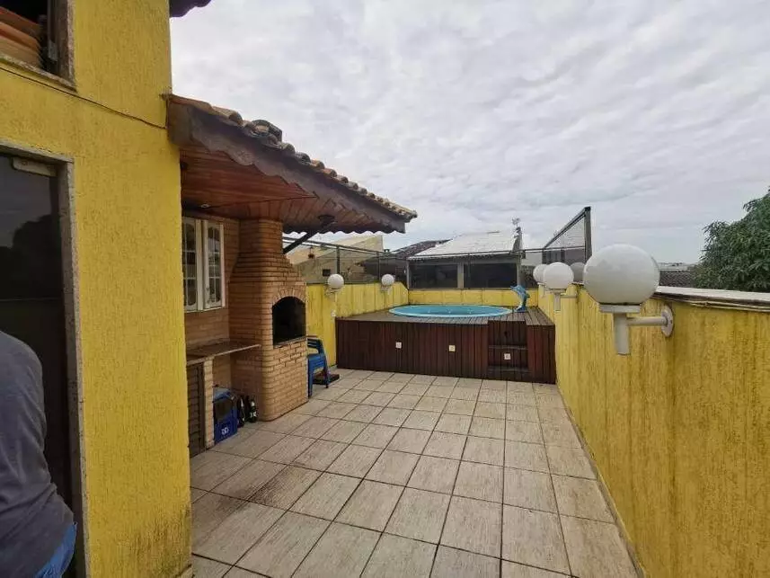 Casa à venda em leilão - leilão extrajudicial - Nilópolis RJ - lance mínimo R$ 184.590